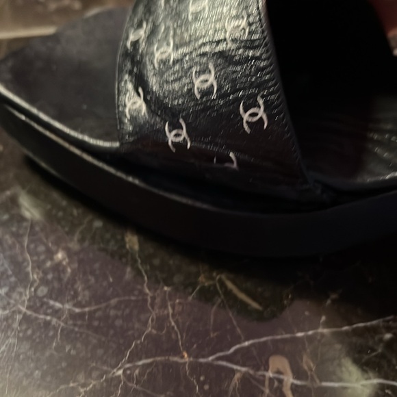 ❤️VINTAGE❤️ RARE Chanel size 40 (9) black logo sandals - Picture 7 of 8